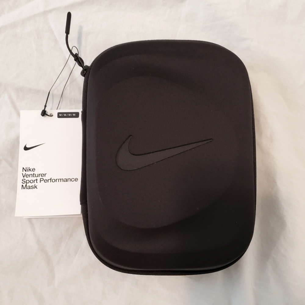 Nike Venturer Sport Performance Mask, unisex size medium